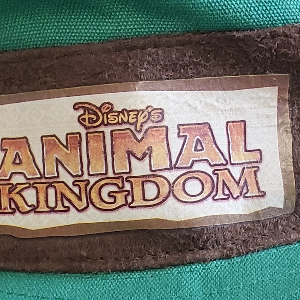 DISNEY PARKS WALT DISNEY WILDLIFE SAFARI HAT. YOUTH. GREEN